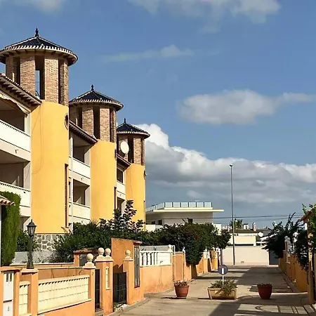 Appartamento Casa Castillo Penthouse With Balcony And Solarium Near La Zenia Boulevard